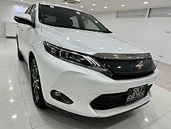 Toyota Harrier Premium 2.0 Sunroof 2015 Rear Entertainment White